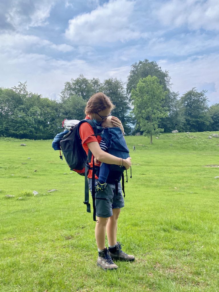 Un trekking di un'ora sopra il Lago di Como da fare insieme ai bambini 